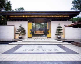 【龙湖西宸原著4-1-21**】德国威能明装暖气片安装施工