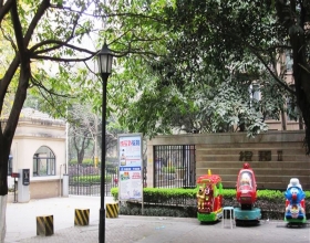 【中海国际橙郡二期5-3-17**】德国威能明装暖气片安装施工