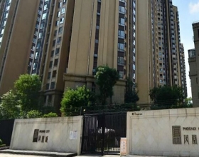 【华润凤凰城一期2-3-14**】德国威能明装暖气片安装施工