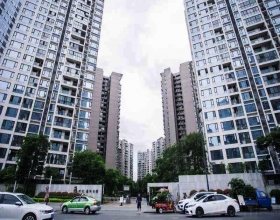 【时代晶科2-2**】日立家用中央空调风管机安装