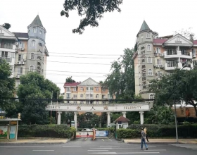 【名人苑1-2-***】德国威能明装暖气片安装施工