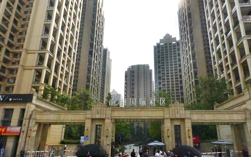 【南湖国际社区南区25-2-1**】德国威能地暖安装施工案例