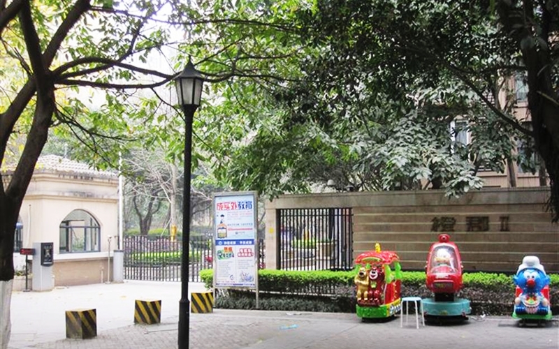 【中海国际橙郡二期5-3-17**】德国威能明装暖气片安装施工