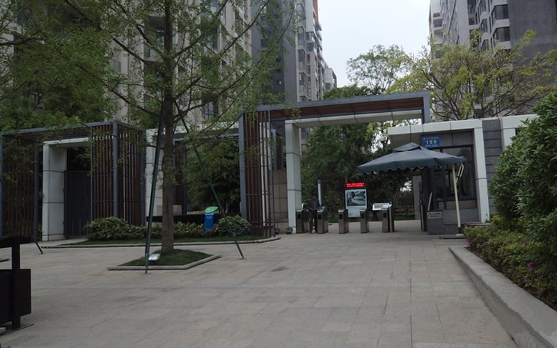 【凯德风尚12-2-12**】德国威能暗装暖气片安装施工