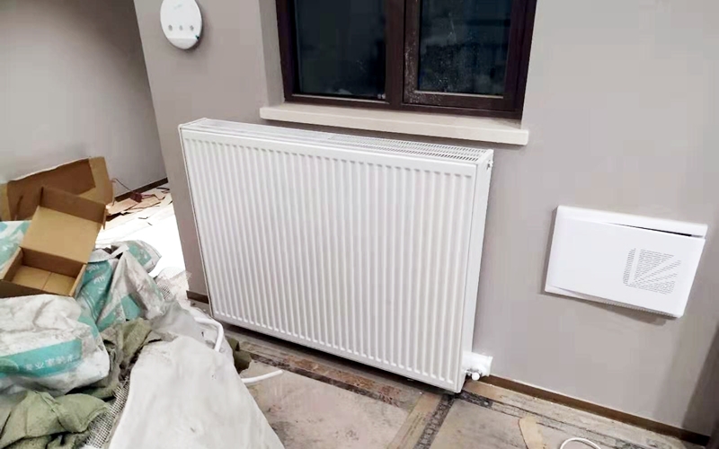 【龙湖西宸原著2-3002】德国菲斯曼明装暖气片安装施工