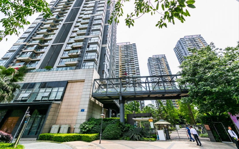 【中海格林威治城7-10**】德国威能明装暖气片安装施工