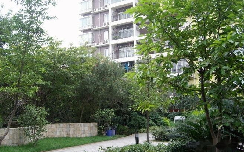 【紫馨苑1-1-6**】德国威能明装暖气片安装施工