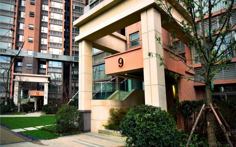 【南城都汇5A19-10**】德国威能明装暖气片安装施工