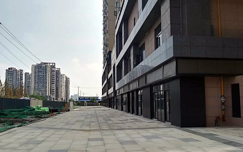 【嘉年华青年城8-23**】意大利贝雷塔明装暖气片安装施工