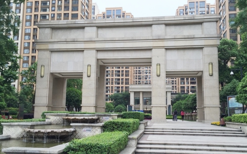 【九龙仓御园34-***】德国威能明装暖气片安装施工