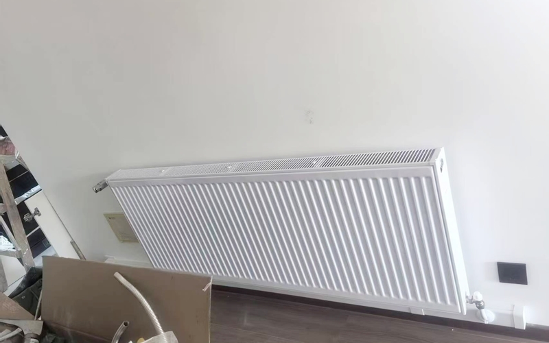 【天府长城柏南郡3-2-3301】德国威能明装暖气片安装施工