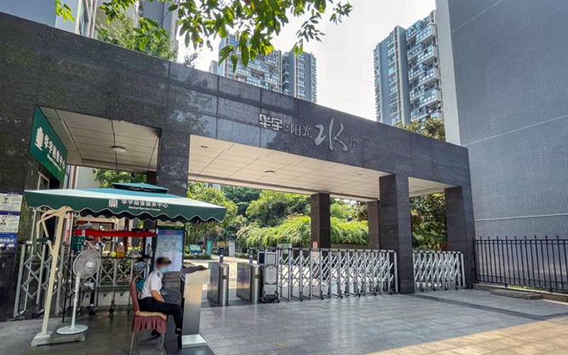 【华宇阳光水岸10-3-2***】德国威能明装暖气片安装施工