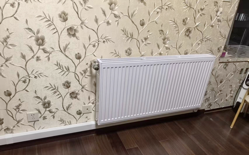 【中海格林威治城2-2601】德国威能明装暖气片安装施工